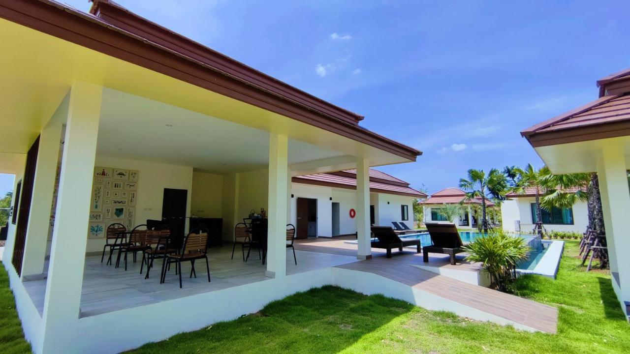 Isan Golf & Adventure Hotel Удонтхані Екстер'єр фото