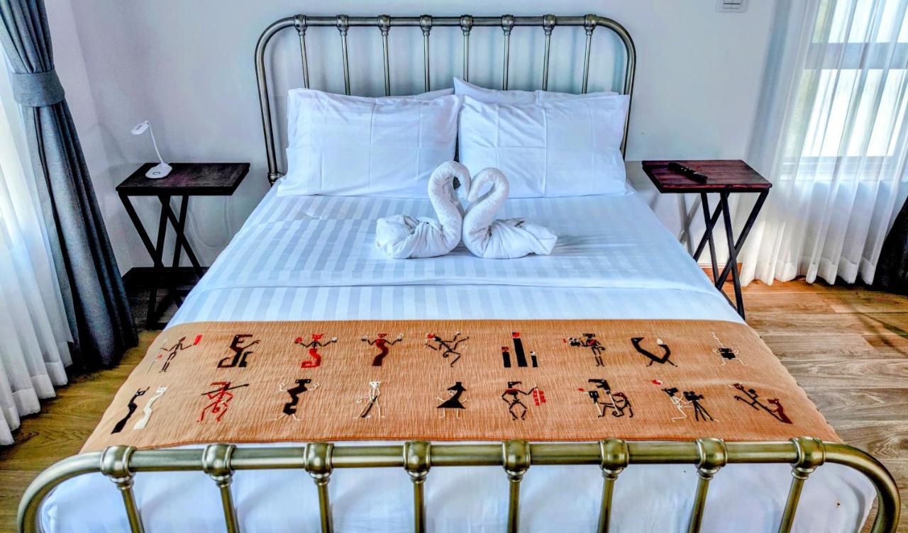 Isan Golf & Adventure Hotel Удонтхані Екстер'єр фото
